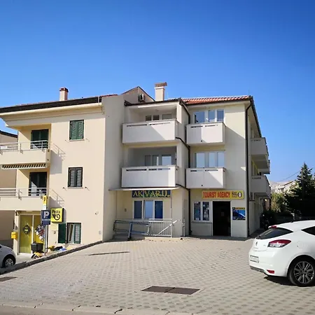 Modern Eingerichtete Im Erdgeschoss Ideal Fuer Famillien Mit Kinder Im Zentrum Von *