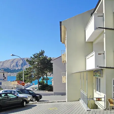 Apartment Modern Eingerichtete Im Erdgeschoss Ideal Fuer Famillien Mit Kinder Im Zentrum Von Baska (Krk)