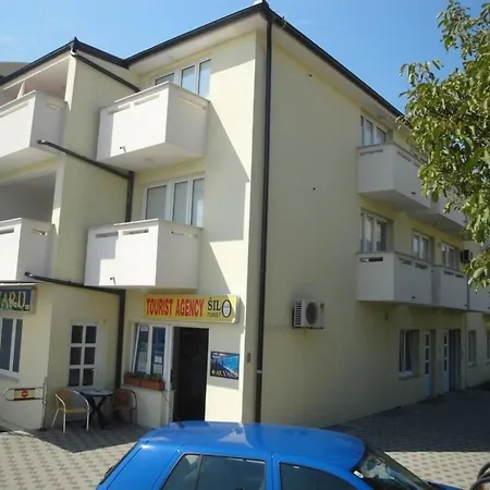 Apartment Modern Eingerichtete Im Erdgeschoss Ideal Fuer Famillien Mit Kinder Im Zentrum Von