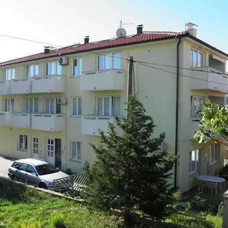 Modern Eingerichtete Im Erdgeschoss Ideal Fuer Famillien Mit Kinder Im Zentrum Von Apartment Baska (Krk)